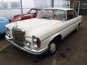 Image 33/50 of Mercedes-Benz 300 SE (1966)