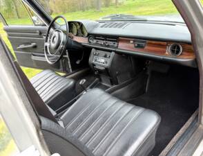 Bild 7/12 von Mercedes-Benz 250 (1971)