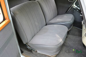 Image 25/50 of Mercedes-Benz 220 (1952)