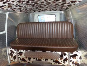 Image 16/18 of Volkswagen T1 panel van (1963)