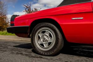 Afbeelding 13/50 van Alfa Romeo 2.0 Spider (1989)