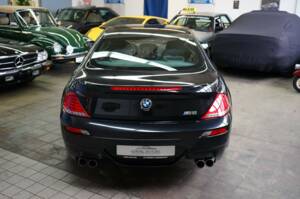 Bild 12/34 von BMW M6 (2008)