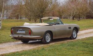 Image 4/99 of Aston Martin DB 6 Volante (1968)