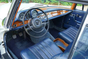 Image 3/50 of Mercedes-Benz 280 SE (1968)