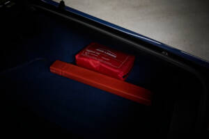 Image 64/100 of Ferrari 412 (1986)