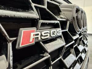 Image 28/28 of Audi RS Q3 (2019)