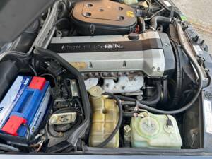 Image 36/47 of Mercedes-Benz 300 CE-24 (1992)