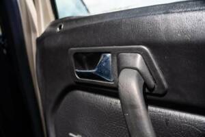 Image 44/50 of Mercedes-Benz 190 E 2.5-16 (1991)