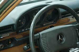 Image 39/50 de Mercedes-Benz 350 SE (1975)