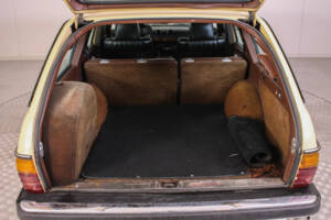 Image 26/33 de Mercedes-Benz 300 TD (1979)