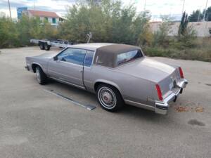 Image 5/8 of Cadillac Eldorado Biarritz Convertible (1983)