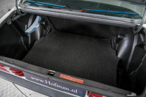 Image 37/50 of Mercedes-Benz 190 D (1985)
