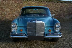 Image 6/7 of Mercedes-Benz 250 SE (1967)