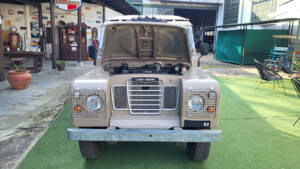 Bild 32/39 von Land Rover 88 (1981)