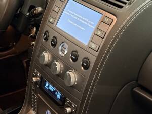 Image 32/40 of Aston Martin V12 Vanquish S Ultimate Edition (2007)