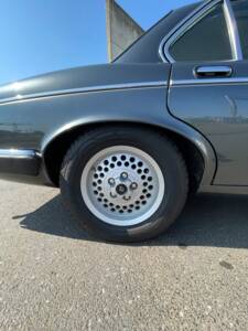 Imagen 8/12 de Daimler Double Six (1992)