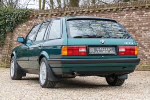 Image 50/50 of BMW 316i Touring (1993)