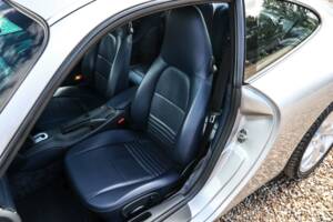 Image 24/32 of Porsche 911 Carrera (1998)