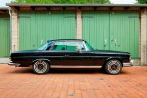 Imagen 2/199 de Mercedes-Benz 280 SE 3,5 (1971)