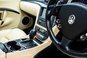 Bild 21/50 von Maserati GranTurismo 4.2 (2008)