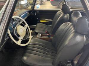 Imagen 12/17 de Mercedes-Benz 280 SL (1968)