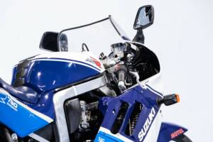 Bild 38/50 von Suzuki DUMMY (1988)