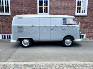 Image 3/20 of Volkswagen T1 panel van (1964)