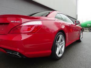 Image 21/99 of Mercedes-Benz SL 63 AMG (2012)