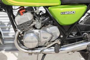 Image 28/37 of Kawasaki KH 250 (1977)