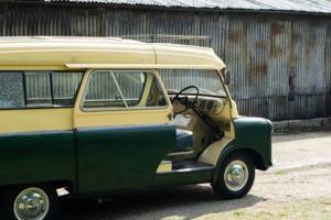 Image 25/50 of Bedford CA Dormobile (1961)