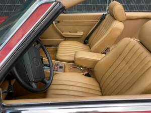 Imagen 9/11 de Mercedes-Benz 560 SL (1988)