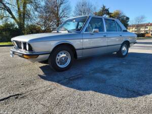 Image 1/8 de BMW 520 (1974)