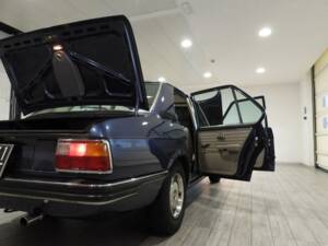 Bild 12/14 von BMW 520i (1975)