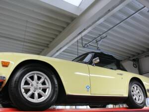 Image 8/50 of Triumph TR 6 (1971)