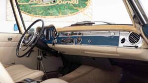 Image 27/33 of Mercedes-Benz 230 SL (1966)
