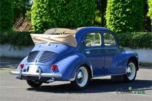 Bild 17/50 von Renault 4 CV Décapotable (1954)
