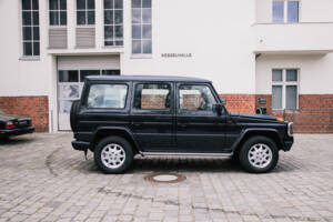 Bild 74/75 von Mercedes-Benz 300 GE (lang) (1990)