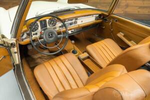 Image 4/19 de Mercedes-Benz 280 SL (1970)