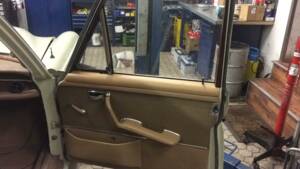 Image 30/52 of Mercedes-Benz 250 SE (1966)
