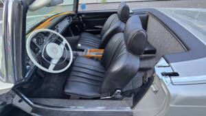 Image 14/26 de Mercedes-Benz 280 SL (1970)