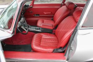 Afbeelding 25/28 van Jaguar E-Type V12 (2+2) (1971)