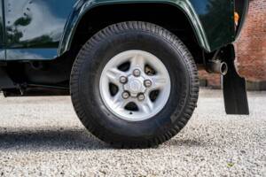 Image 22/50 de Land Rover Defender 90 Td5 (1999)