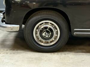 Image 16/50 of Mercedes-Benz 220 S (1955)