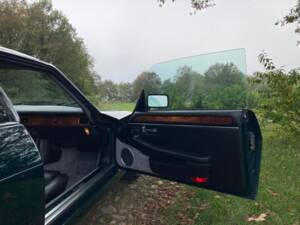 Image 32/47 of Jaguar XJS 6.0 V12 (1992)
