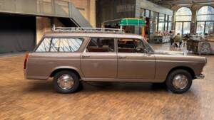 Image 8/40 of Peugeot 404 Break (1965)