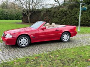 Image 4/30 of Mercedes-Benz SL 280 (1994)