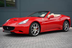 Image 6/50 of Ferrari California (2010)