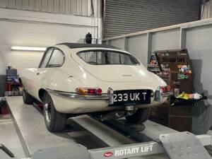 Image 4/13 of Jaguar Type E 3.8 (1964)