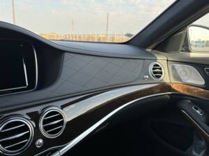 Bild 21/43 von Mercedes-Benz Maybach S 500 (2015)