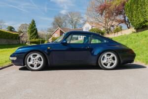 Image 4/52 of Porsche 911 Carrera 4 (1997)